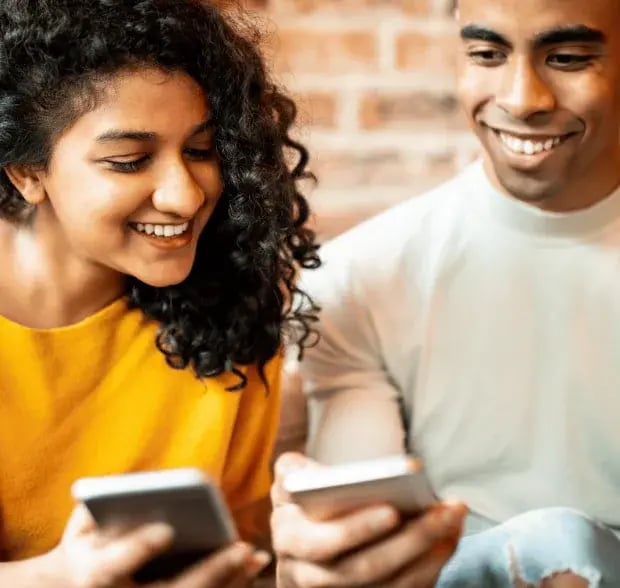 Relewise - two people reading content